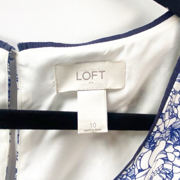 2/$30 2/$30 Ann Taylor LOFT 10 Womens Navy/White Sketched Floral Sheath Dress - Picture 6 of 9